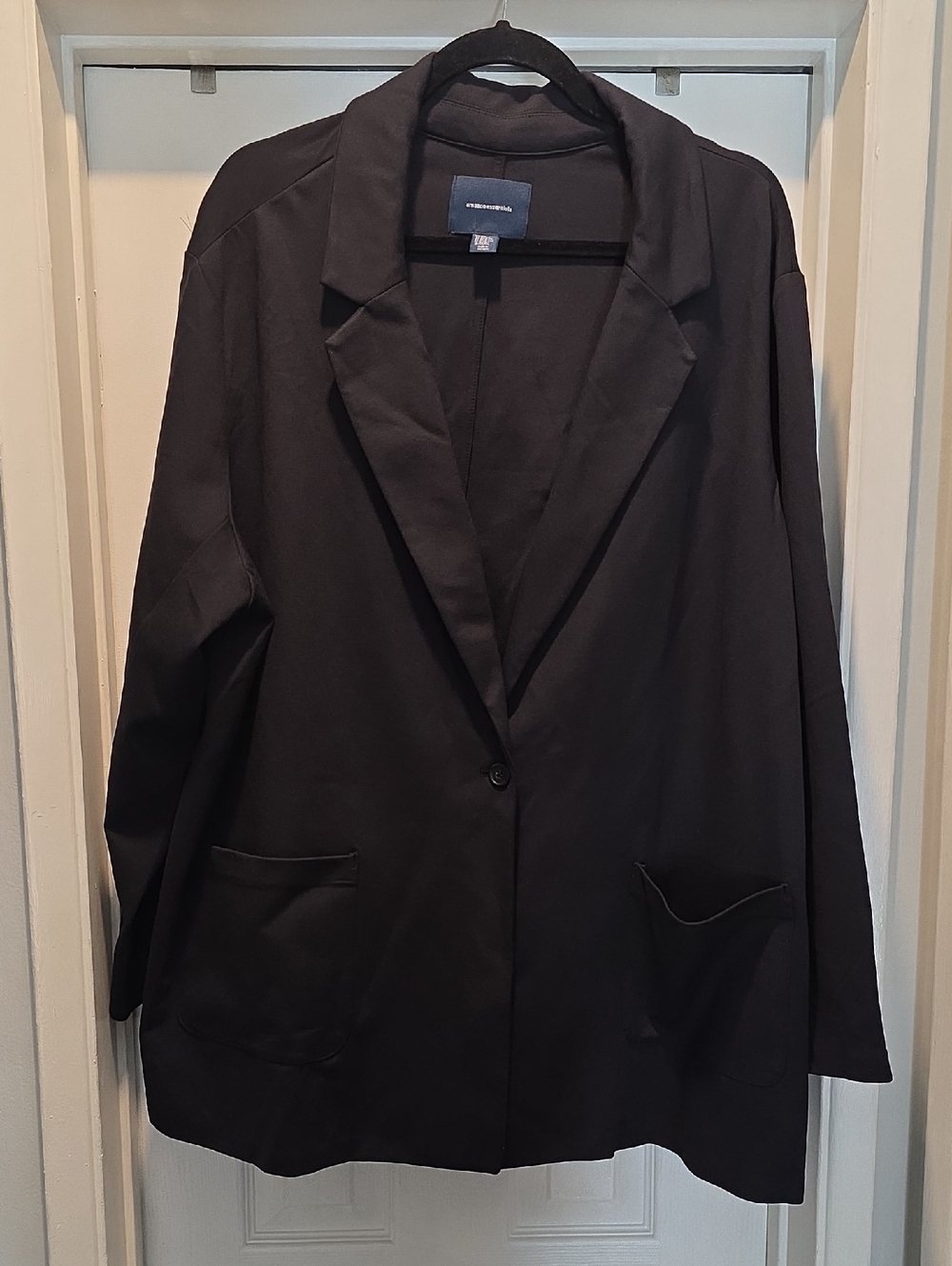 Amazon Essentials Blabk Single-Button Women's Blazer